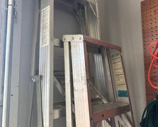 Werner 6 ft. Aluminum Step Ladder Type II 225 lb. Capacity