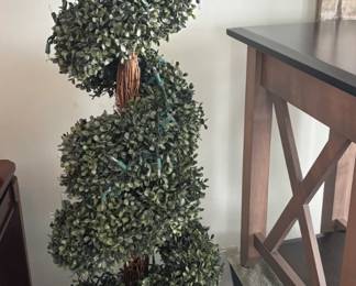 Artificial Boxwood Spiral Topiary with Lights