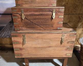 Set of 3 chests