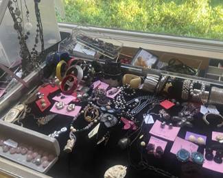 Tons of jewlery