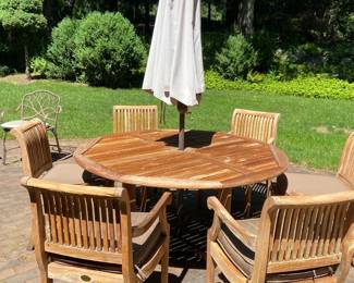 Round Outdoor Set 6 chairs, Umbrella and Table