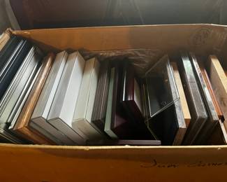 Oodles of Picture Frames