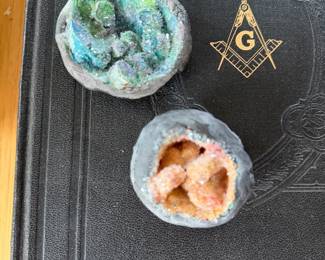 Quartz geodes