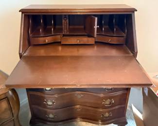 Desk B