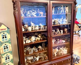 Display Cabinet B