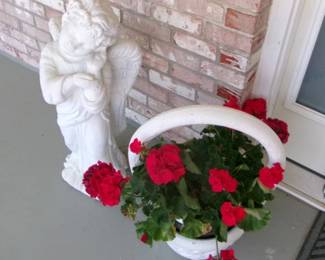 CEMENT BASKET CHERUB
