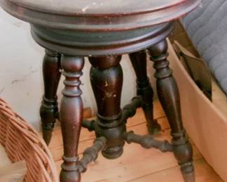 PIANO STOOL