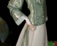 PORCELIAN FIGURINE