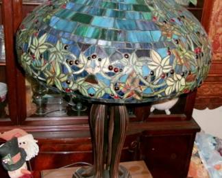 STAINED GLASS LAMP