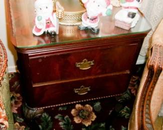 COMODE END TABLES