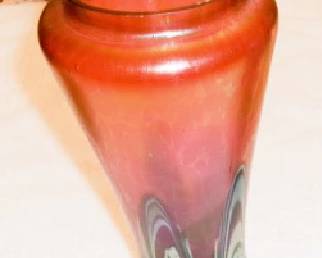 AUSTRIAN ART NOUVEAU IREDESCENT PULLED FEATHER VASE