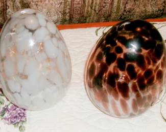 HAND BLOWN SPECKLED GLASS SGGS