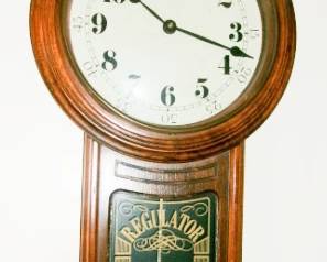 REGULATOR CLOCK