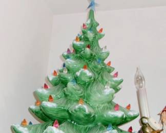 CERAMIC CHRISTMAS TREE