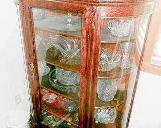 CURVED GLASS CHINAQ CABINET GLASSWARE
