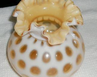 FENTON HONEYSUCKLE VASE