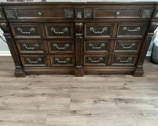 DRESSER