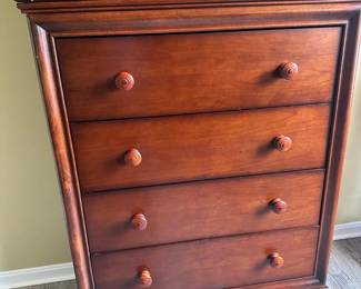 DRESSER