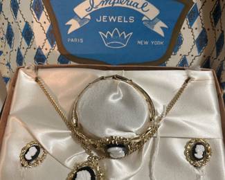 Cameo Set