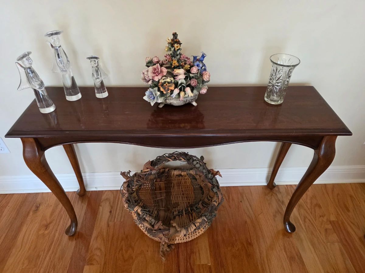 Entry Table with set of 3 Glass Angles, Capodimonte Floral Arrangement