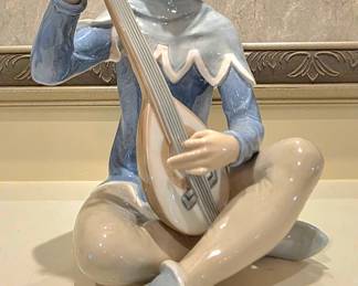 Sere ading Colombia by Lladro