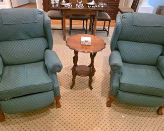Pr of Designer's Choice Ka-Z-Boy Classic Recliners