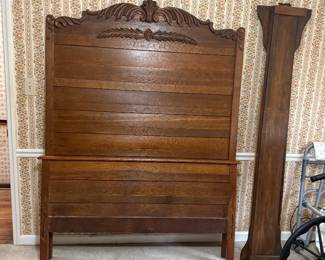 Antique full bed