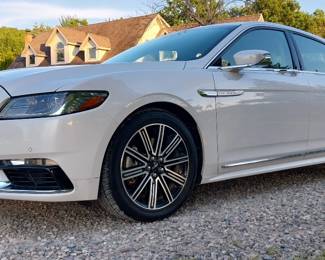 2018 Lincoln Continental: 74,800 miles, ivory pearl metallic, V6