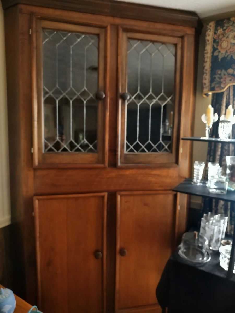 Beautiful Walnut Corner Cabinet w/Leaded Glass Doors