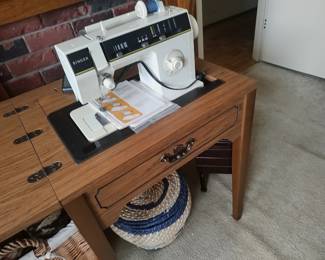 Singer Sewing Machine 