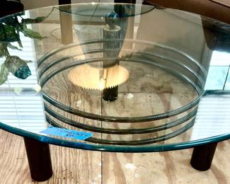 Solid metal base 40”Round x 16.5”h Glass CoffeeTable $95