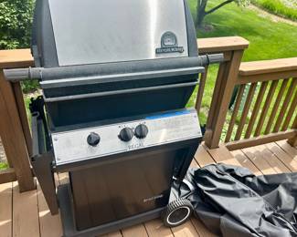 Regal Broil king, Charbroil 3 burner grilled with cabinet & Cover Mdl: 95627 $300; 32”w x24”d x  31”h / 53”open