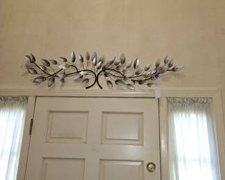 Metal tree decor