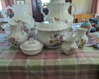 Porcelain vanity set