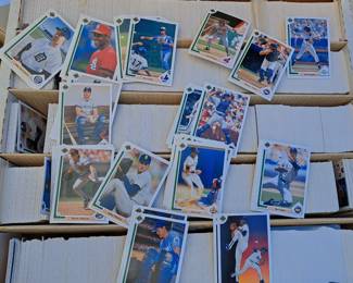 BASEBALL CARDS LOT