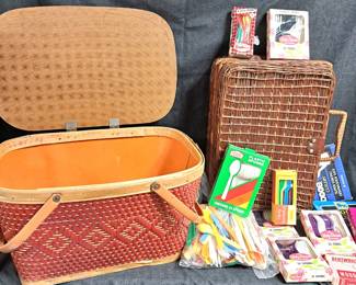 PICNIC BASKETS