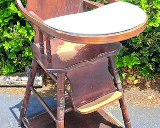 HIGH CHAIR