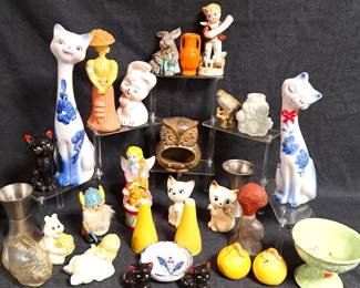 FIGURINES LOT