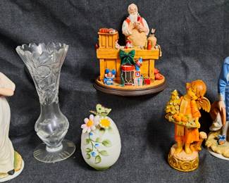 FIGURINES LOT