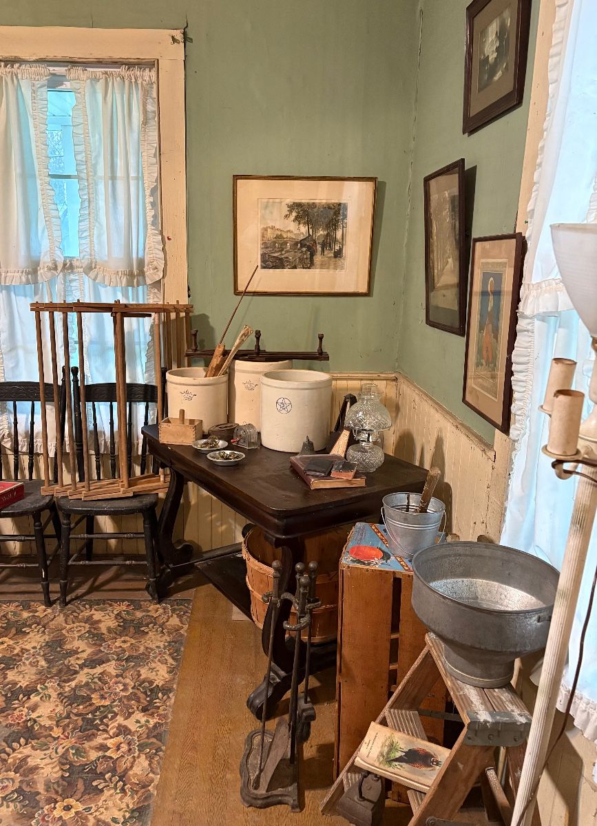 Antiques & Primitives