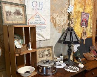Antique Furniture & Decor