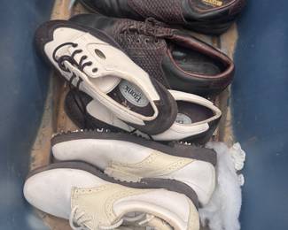 Golf shoes