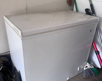 Chest freezer