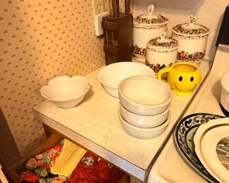 serving dishes