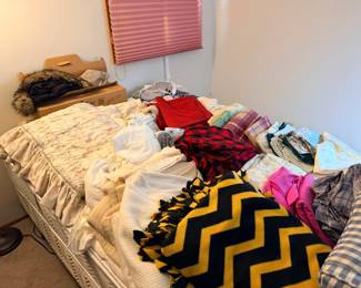 Bed spreads, blankets, throw blankets, bed sheets, table clothes