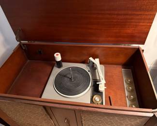 #17 Vintage Stereo RCA Victor "Total Sound" 30x16x28 $80.00