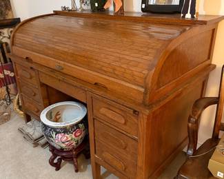 #38 Oak Roll top Desk (comes apart) w/ rolling desk chair $200.00