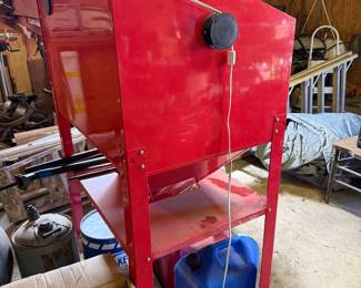 #9 Central Machinery 40 lb capacity floor blast cabinet $150.00