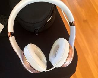 Beats wireless head phones