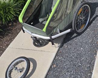 Double Jogging stroller (w/ second wheele + bike hook up)